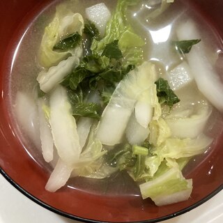 白菜と大根の葉の白味噌汁